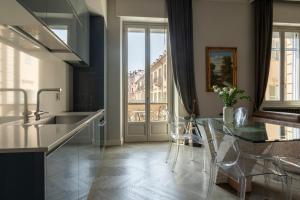 Plaza View Luxury Apartment, Alba