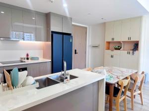 T&T Stay - MCP E 2BR-2WC, SUNSET VIEW-SUNSET BR, FREE GYM-POOL, NEAR MALL