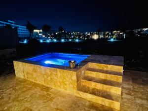 Oasis Laguna Home Jacuzzi Lagoon View Sleeps 6