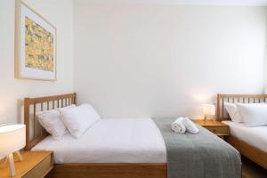 2BR for 4 Central Malaga Quiet Area by Stay Homy