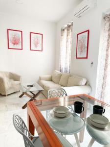 Central Cozy Budget 2BR Apt with AC, 1 bath