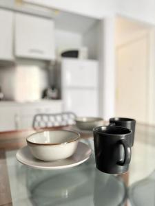 Central Cozy Budget 2BR Apt with AC, 1 bath