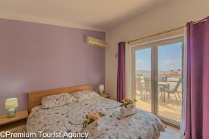 Alaga Heights with Harbour View