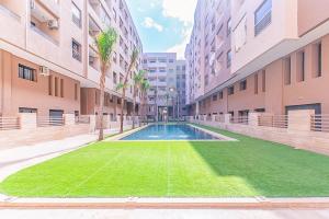 26 - Modern Pool Apartment, Free Parking, M Avenue