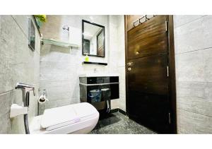 BluO 3BHK - Greater Kailash Lift Balcony Parking