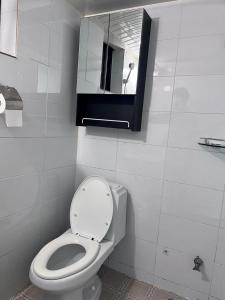 2, near hongdae, 1st floor,3beds, 2rooms