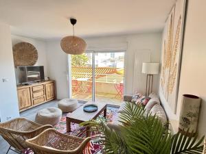 .La Villa Sablaise. Maison avec place de parking au coeur du quartier Arago