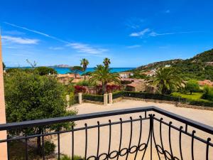 Piazzetta Dei Pini Two Bedroom Apartment 100 m from the Beach