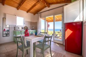 Cottage Alchimiza Isola Rossa Hills