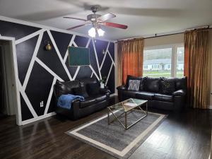 Spacious Atlanta Home with 6-Car Private Parking Near Airport and Downtown