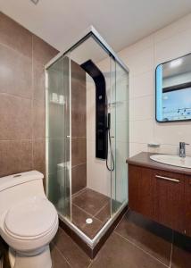 Suite with private balcony and parking - City view
