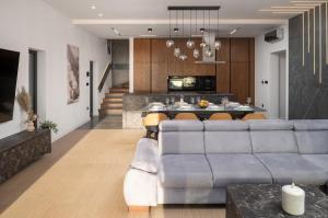 Villa Serenity, heated pool, jacuzzi, sea view