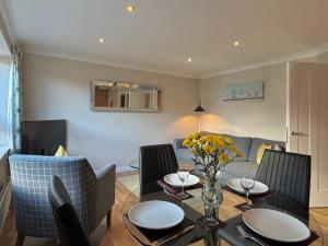 Your Space Apartments - Market Rise