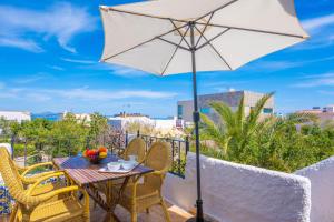 CAN JOAN COLONIA DE SANT PERE - Lovely summer house 10 minutes from the beach with free Wi-Fi