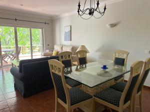 Cozy 1Bdr Flat with Pool and Garage by Lovelystay