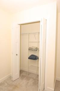 3 Bedrooms main Floor House Here For You