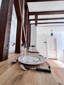 George St Oasis - Historic charm meets modern luxury, with garden, dog friendly