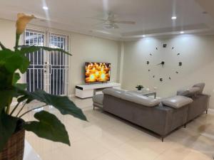 The Surbiton- New Kingstons Premier Private Villa