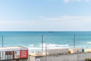GuestReady - Vibrant flat w balcony