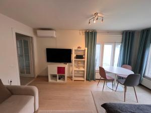 Sun Residence, Free Parking, Self Check-in, Near Iulius Town and Aquapark