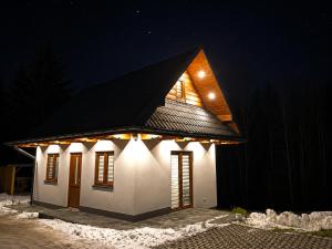 Biały Domek Świerczek - Jacuzzi, Balia Ruska SPA, Rowery, Altana i Grill w Słopnice
