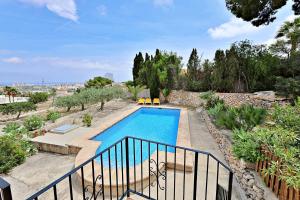 Laura-29A - pretty holiday property with garden and private pool in Calpe