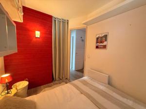 Meribel-Mottaret Rare 2 chambres dont cabine fermée à côté des pistes - Classé meublé de tourisme