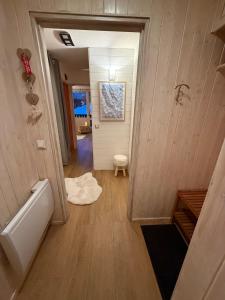 Meribel-Mottaret Rare 2 chambres dont cabine fermée à côté des pistes - Classé meublé de tourisme