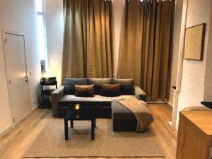 Cozy 1BR & Living Room Near Ghent City Center
