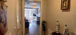 Cozy 1BDR APT with Private Balcony Near City