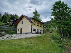 Lunas Mountain House - Jezersko