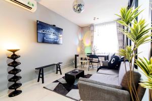 Grand Riverside Aparment 4Brs 5 Beds near D1