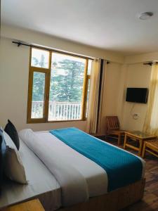 Crest Manali River View
