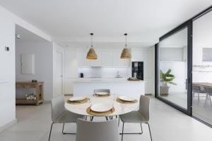Exclusive Apartment with Garden in Higueron