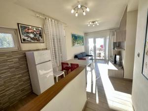 Seafront flat with stunning views