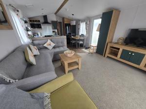 Sierra at Ringstead bay - dog friendly cabin