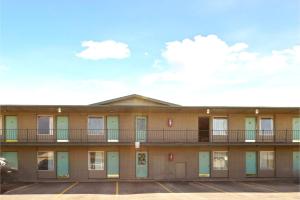 Currys Motel by OYO Saginaw MI