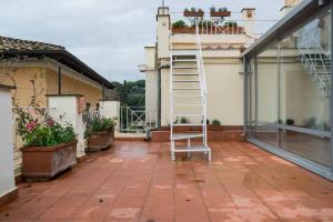 Modern Cozy Apartment near the Colosseum in Rome