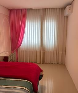 Excelente apartamento próximo à praia, ao Beto Carrero e ao aeroporto