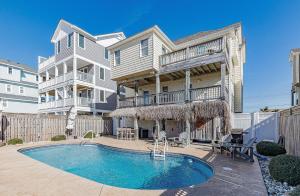 The Watch Tower - KDH MP 6.5, Ocean View, 12 Yds to Beach, Pool, Hot Tub, Tiki Bar, Flex Stays