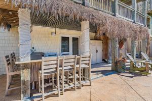 The Watch Tower - KDH MP 6.5, Ocean View, 12 Yds to Beach, Pool, Hot Tub, Tiki Bar, Flex Stays