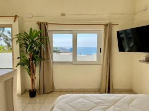 Estudio con vista al mar #5