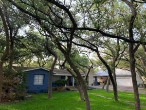 Pet Friendly New Braunfels Retreat Near Guadalupe River and Gruene With King Bed and Great WiFi