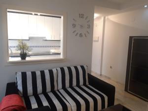Apartamento reformado con gran terraza privada, parking y aire acondicionado en Torrequebrad