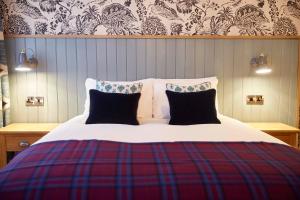Double Room room in The Greswolde Arms Hotel by Greene King Inns