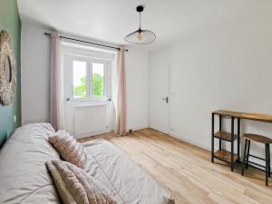 Cozy, quiet studio between land and sea