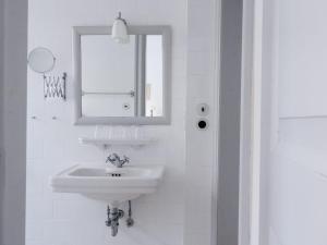 Ferienwohnung Herrenhaus Linker Seitenflügel I - Boldevitzer Rügenkaten