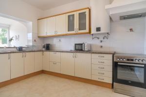 Quinta do Coala - Spacious Countryside Escape, 10 Min from Lagos