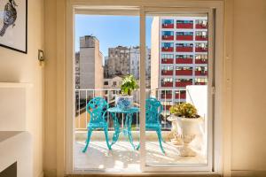 Sunny apartment on Florida street near Galerias Pacifico