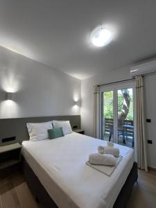 Avra Rooms